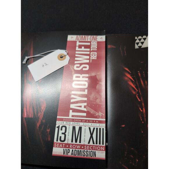 Taylor Swift - The Red Tour VIP Book VIP TICKET And POSTER Rare Merch official - Picture 9 of 9
